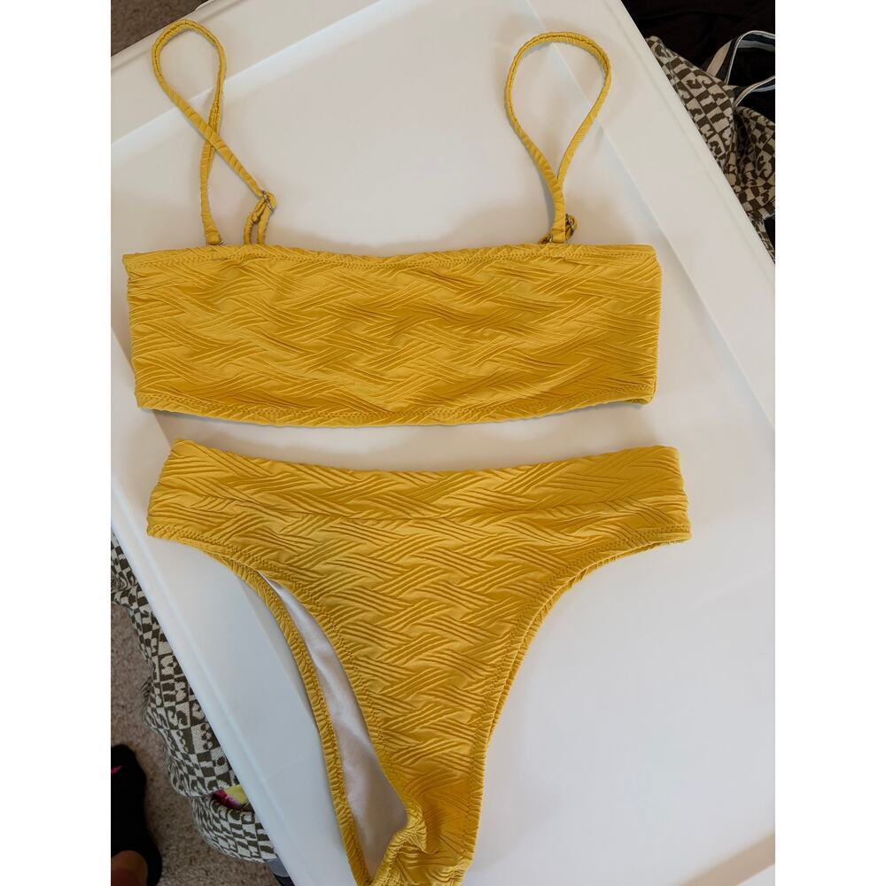 Rhythm Textured Yellow Bikini Set Women’s Two Piece Swimsuit Size Large